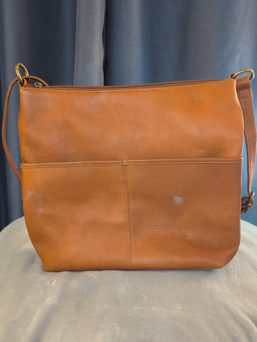 Classic Tan Leather Crossbody Bag - Timeless Everyday Style
